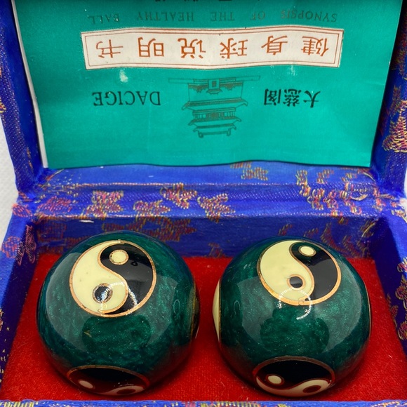 Chinese Large Musical Baoding Balls Stress Relief Relaxation Asian with Case - Picture 3 of 11